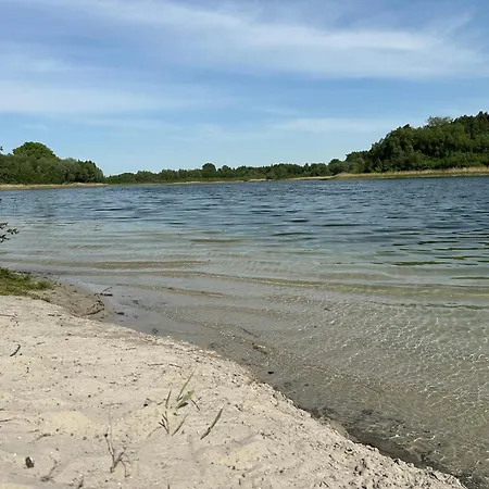 Nad Jeziorem Wilczynskim Dla Czterech Osob, Sypialnia Z Lozem Malzenskim Oraz Salon Z Rozkladanym Naroznikiem * Swietne