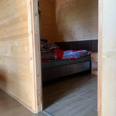 Nad Jeziorem Wilczynskim Dla Czterech Osob, Sypialnia Z Lozem Malzenskim Oraz Salon Z Rozkladanym Naroznikiem