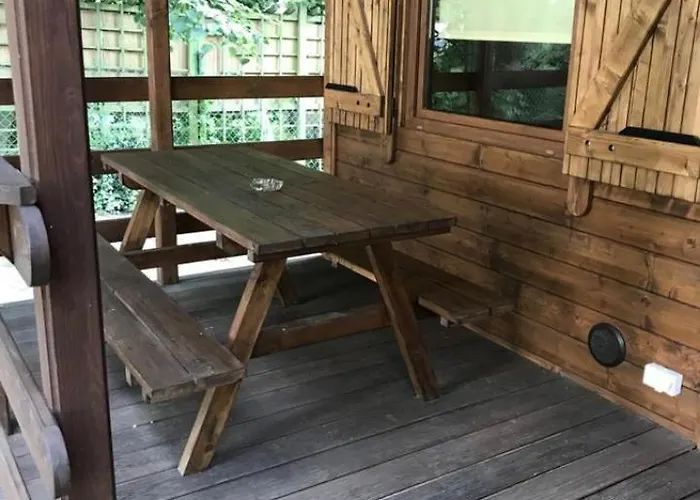 Ferienhaus Nad Jeziorem Wilczynskim Dla Czterech Osob, Sypialnia Z Lozem Malzenskim Oraz Salon Z Rozkladanym Naroznikiem Swietne