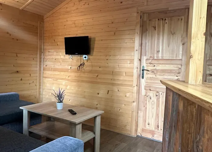 Ferienhaus Nad Jeziorem Wilczynskim Dla Czterech Osob, Sypialnia Z Lozem Malzenskim Oraz Salon Z Rozkladanym Naroznikiem Swietne