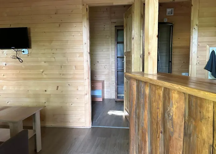 Ferienhaus Nad Jeziorem Wilczynskim Dla Czterech Osob, Sypialnia Z Lozem Malzenskim Oraz Salon Z Rozkladanym Naroznikiem Swietne