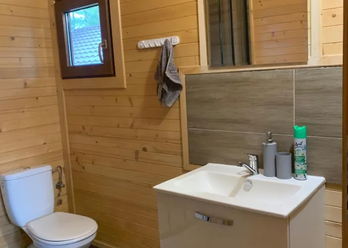 Nad Jeziorem Wilczynskim Dla Czterech Osob, Sypialnia Z Lozem Malzenskim Oraz Salon Z Rozkladanym Naroznikiem Ferienhaus Swietne